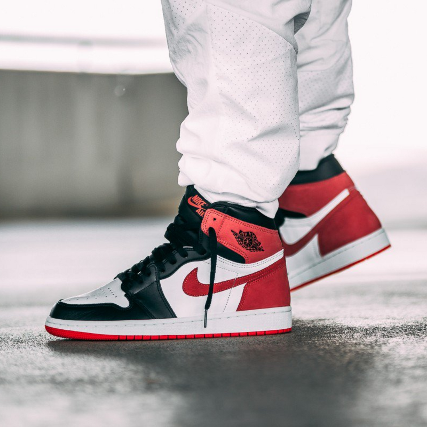 AIR JORDAN 1s